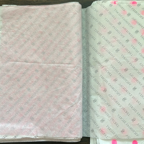 Victoria's Secret PINK and Victoria’s Secret LOGO Wrapping Papers - Picture 3 of 6